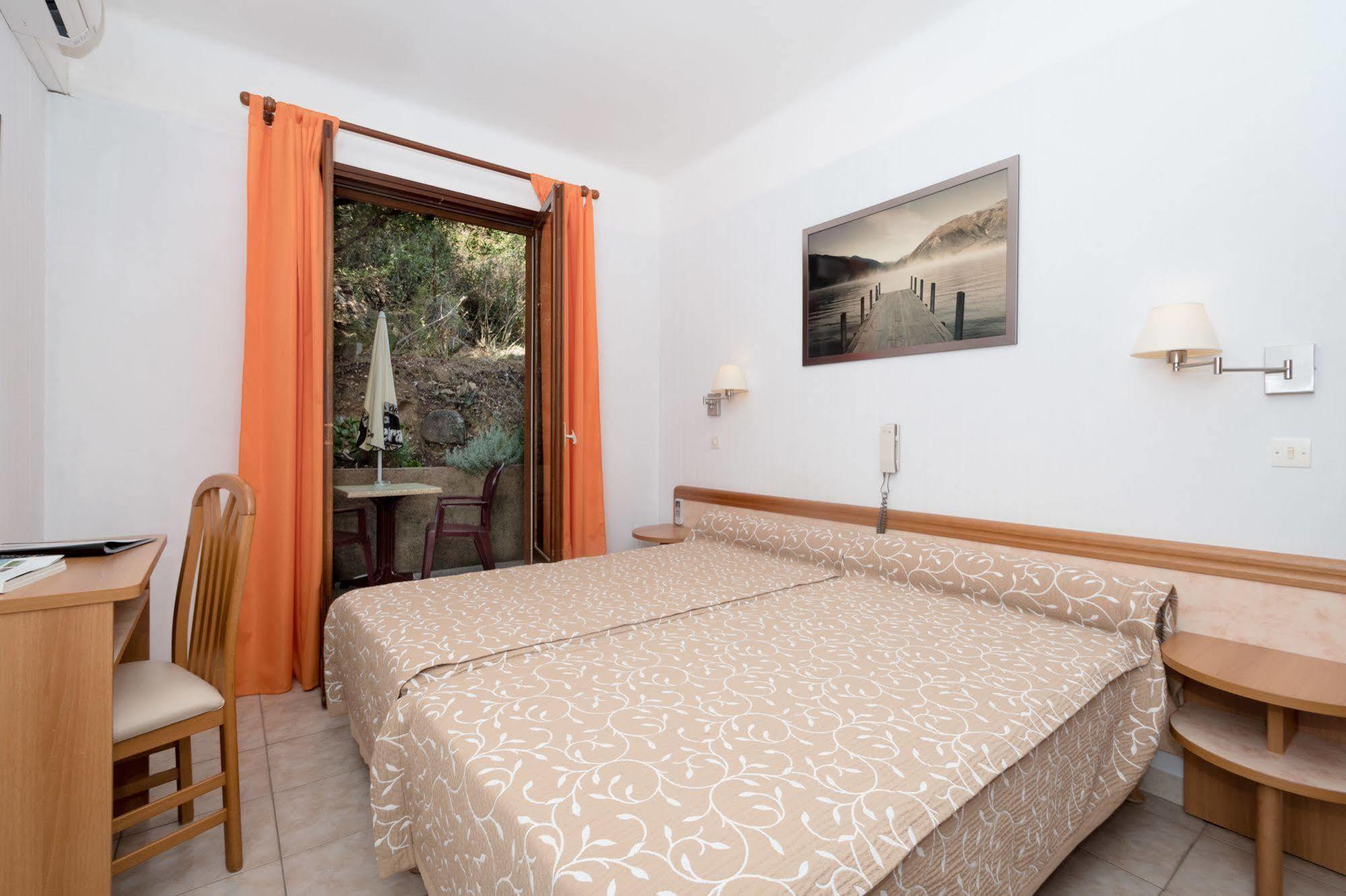 Aparthotel Le Porto 3*